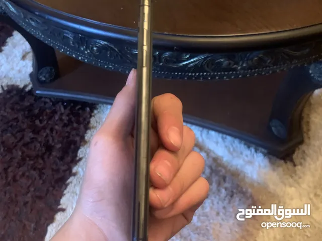 آيفون مستعمل بحالة الوكاله 256جيجا على تبديل آيفون 11 مع فرقيه الي بدك اياها