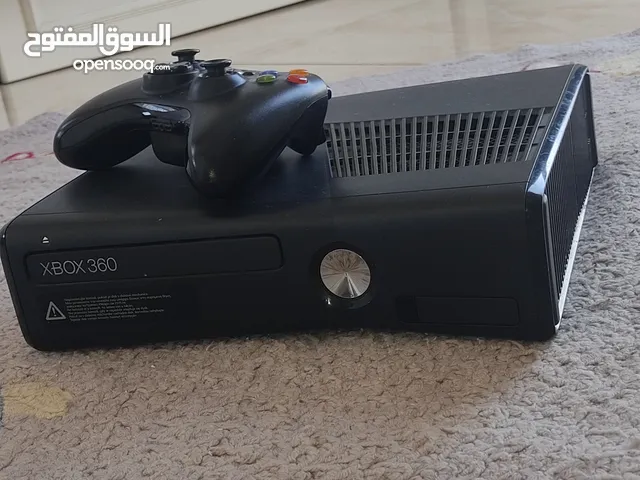 اكس بوكس 360 سليم مع يد و اربع العاب (مش معدلة) بدون محول للبيع