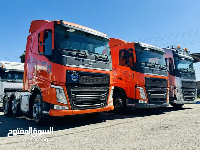 Tractor Unit Volvo 2016 in Muscat