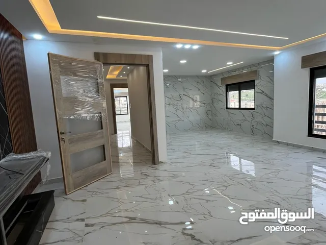 شقة فاخرة طابق ارضي مع تراس وكراج خاص 50م مع مدخل مستقل