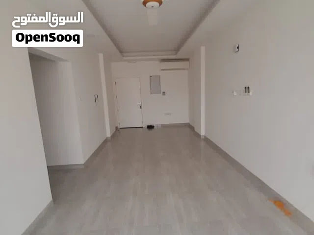 Unfurnished Apartment for Rent – Madinat Sultan Qaboos (Sama Building)