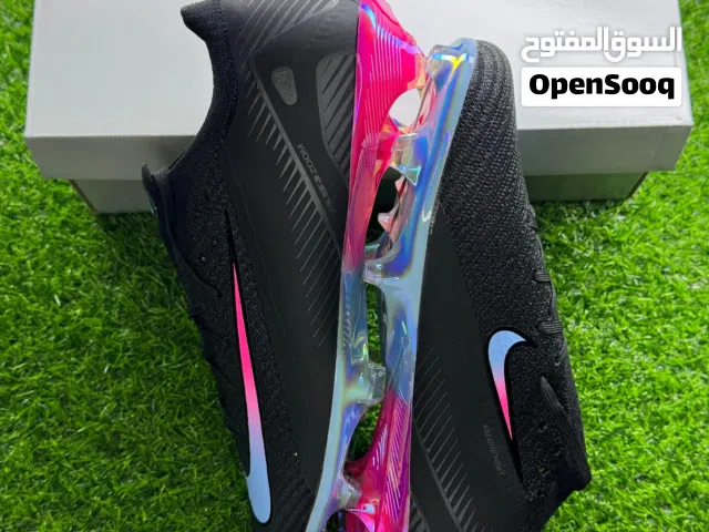 43 Sport Shoes in Tripoli