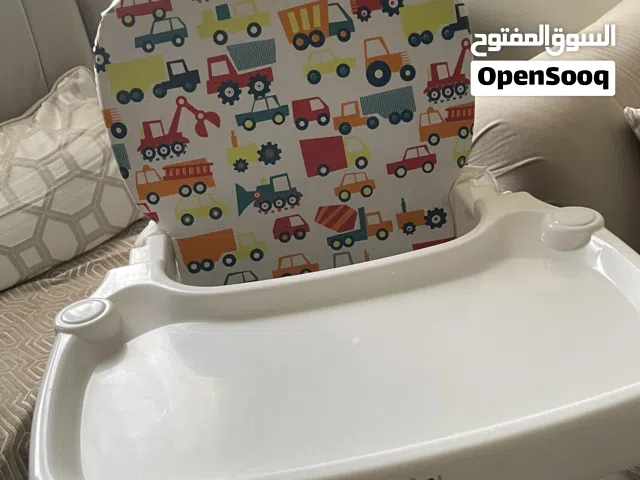 كرسي طعام جونيور بحالة ممتازة