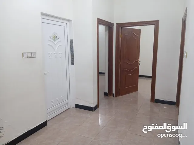 160 m2 4 Bedrooms Townhouse for Rent in Basra Khaleej