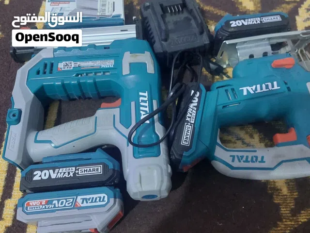 دباسه مسمار من توتال زيروا غير مستعمله معها جميع الوصلات البطاريات  منشار ارقط من توتال زيروا غير