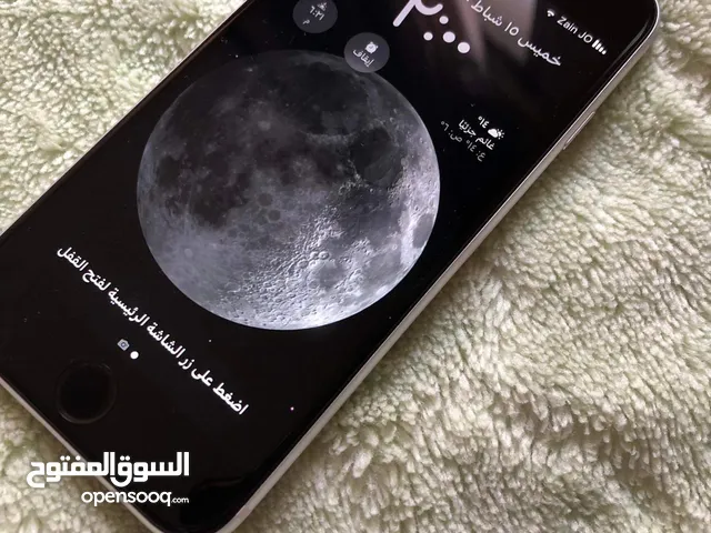 Apple iPhone SE 2 64 GB in Amman