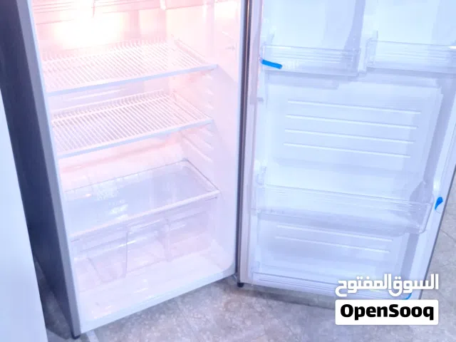 بيع ثلاجه شارب 8قدم بحاله ممتازه جدا مع التوصيل والكفاله