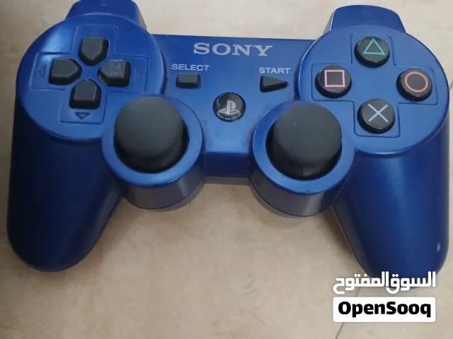 بحالة جيدة مع يده وسلك توصبل الكهرباءpro Playstation 3