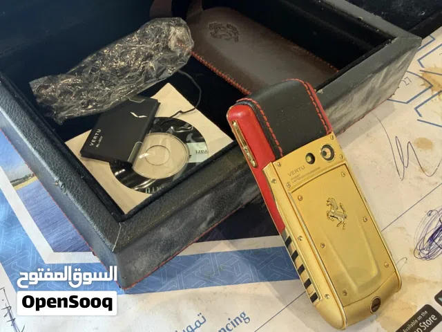 تلفون من النوادر فيرتو فيراري ذهبي