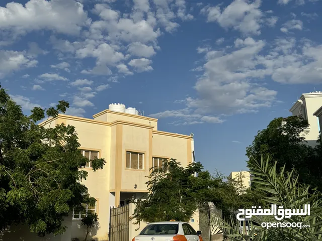 270 m2 5 Bedrooms Villa for Sale in Muscat Al Maabilah