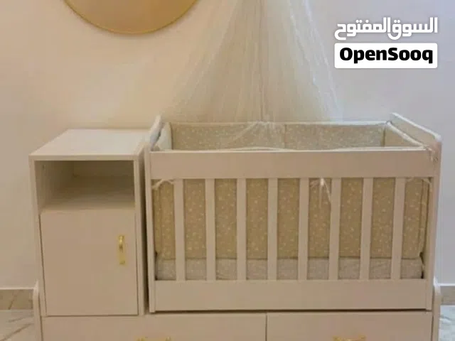 سرير مستعمل للبيع