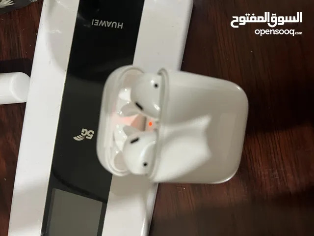 سماعة ايربودز 2 اصلية استمعال خفيف السماعة بحالة ممتازة AirPods 2 original