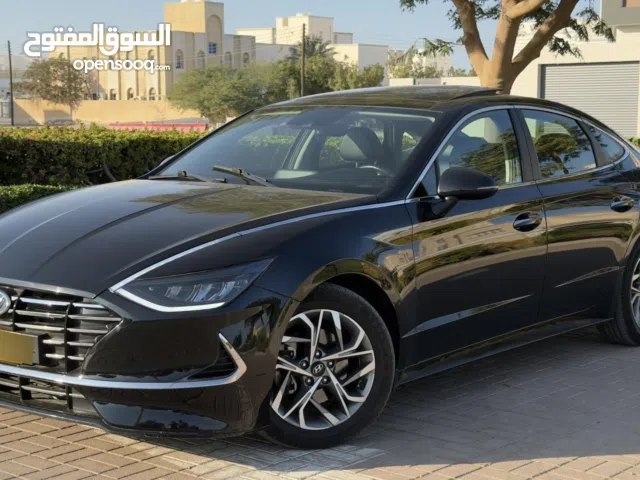 هيونداي سوناتا اعلى مواصفات بانورما و عداد ديجيتال 1/1 قمة بالنظافة و بدون اي مشاكل قابل للتفاوض