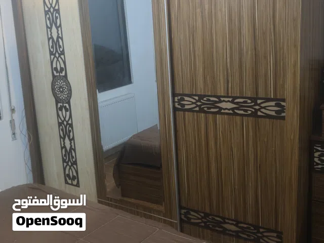 خزانة مضيئة للبيع