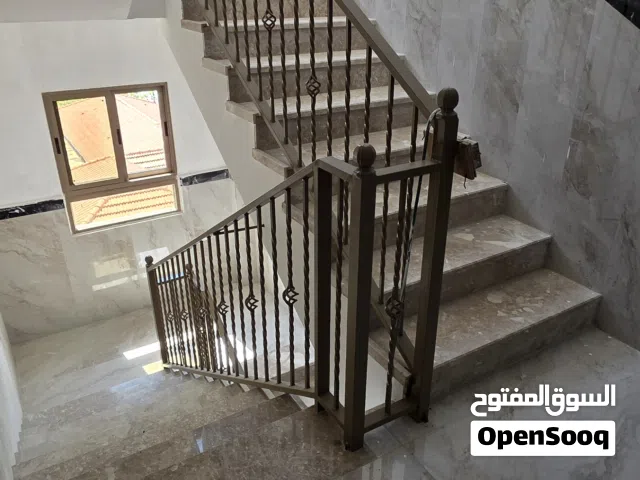 شقة 103 متر للبيع تشطيب سوبر في البيرة البلدة القديمة