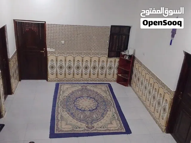 450 m2 4 Bedrooms Townhouse for Sale in Basra Zubayr