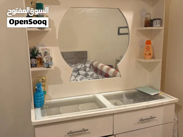 غرفة نوم نفر واحد مستعملة نظيفة ما فيها شي