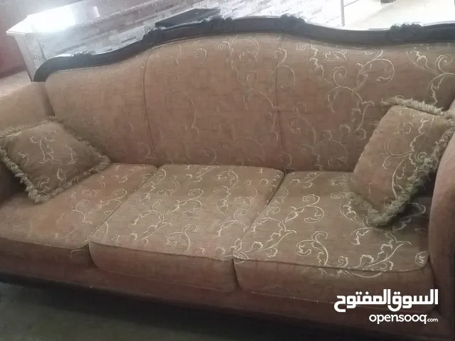 طقم كنب للبيع بسعر مميز