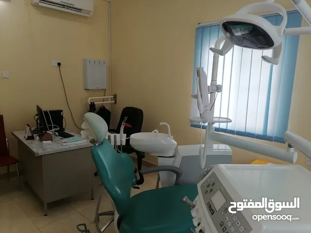 عيادة أسنان جاهزة للعمل بالكامل