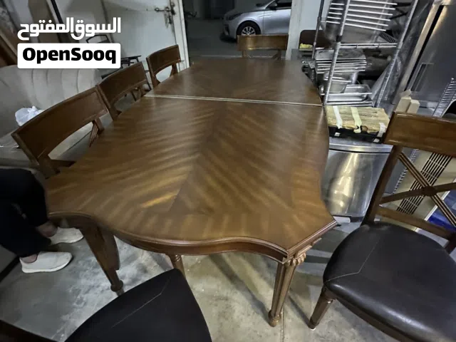 طاولة طعام خشب