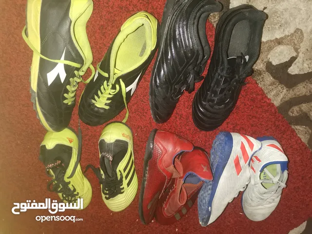 38 Sport Shoes in Tripoli