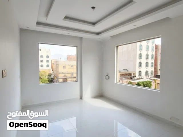 شقة فاخرة في الدايري شبه جاهزة