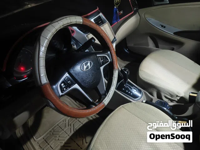 2016 هيونداي اكسنت Standard