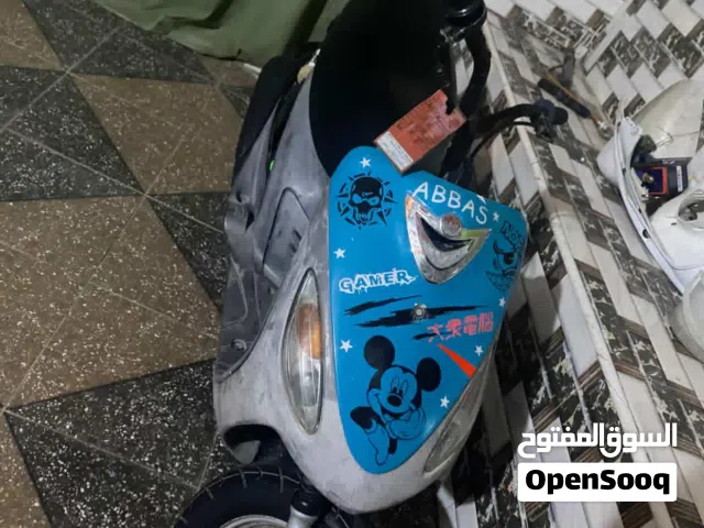 دراجه ماكس قجمه لون ابيض بس موشمه ولكفرات كلهن كامله وبوشه 49تشتغل سلف وهندر