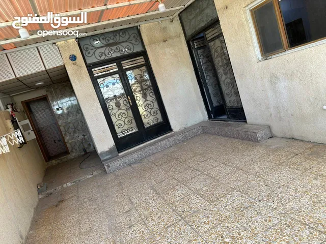 200 m2 3 Bedrooms Townhouse for Rent in Basra Other