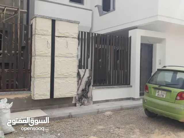 220m2 4 Bedrooms Villa for Sale in Tripoli Ain Zara