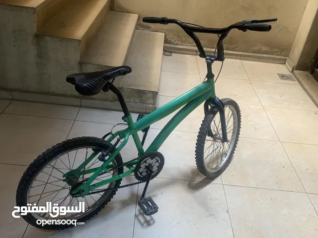 للبيع دراجه شبابية من عمر 10 الى 15 عام