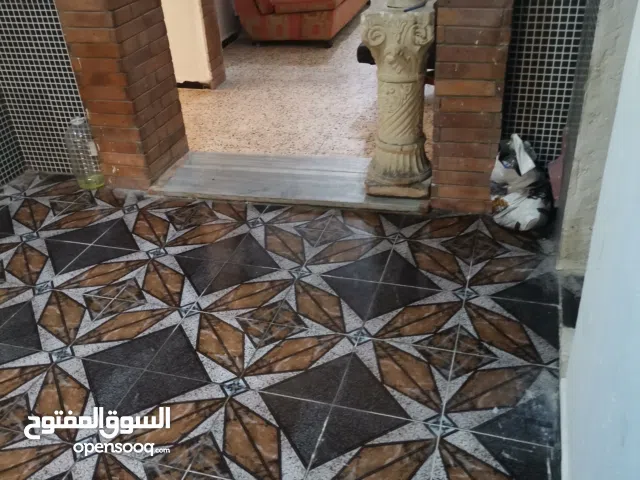 عقار ارضي به 2 محلات للبيع