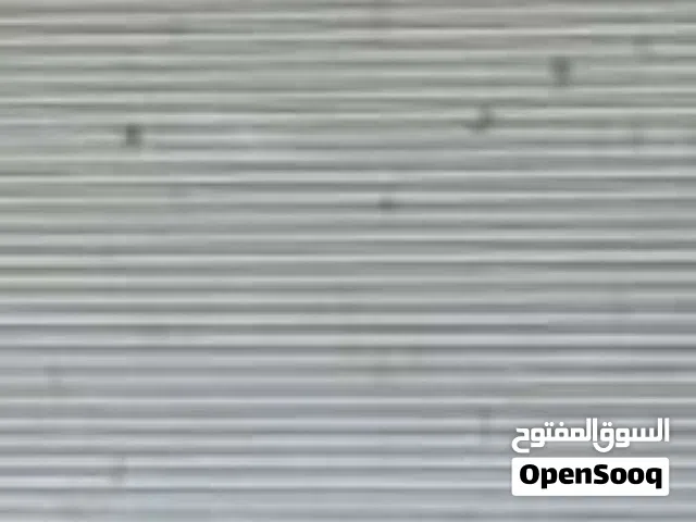محل تجاري للايجار والاستثمار في منطقة سوق الجمعه يطل علي الطريق الرئيسي
