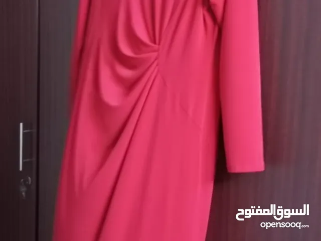 فستان وعبايه