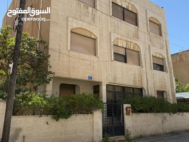 عمارة للبيع 3 طوابق وروف مقابل عريفة مول/ طبربور