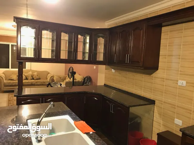 194 m2 3 Bedrooms Apartments for Sale in Irbid Al Hay Al Janooby