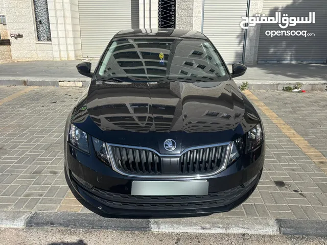 سكودا اوكتافيا صالون موديل 2018