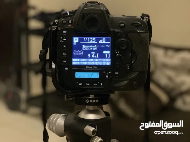 للبيع كاميرة نيكون D4s الاحترافية مع عدسات ومعدات تصوير الاستوديو