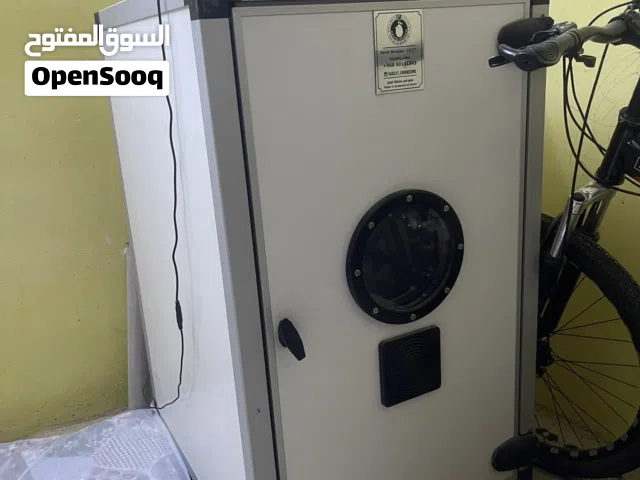 فقاسة البلده نضيفه ومامستخدمه واجد وقابل