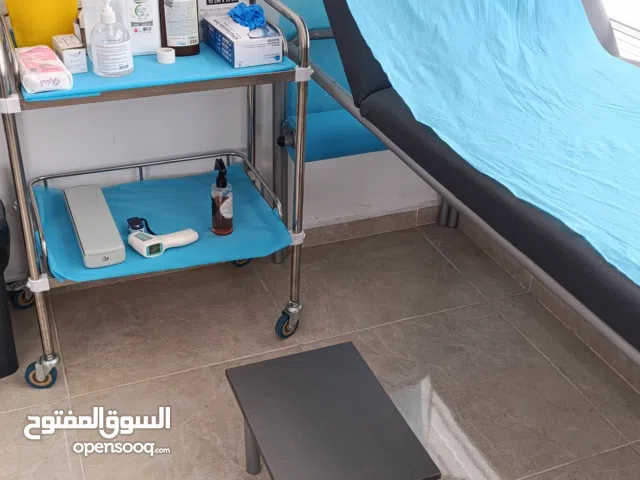 اثاث مكتبي -عياده كامله -للبيع