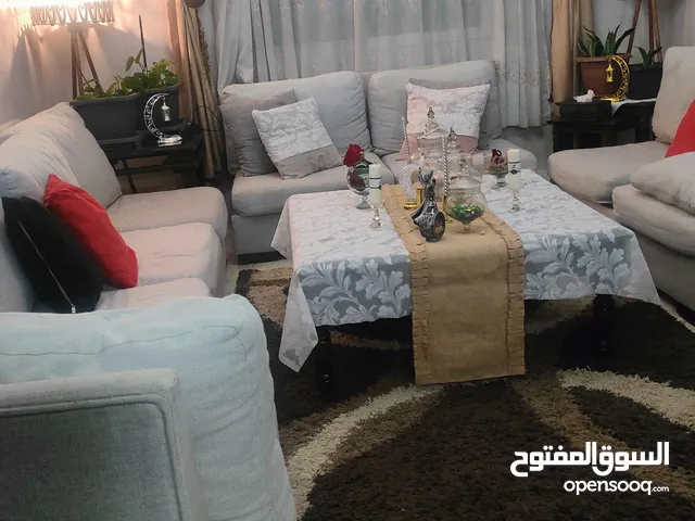 كورنر تفصيل مستعمل كبير 8 مقاعد للبيع بحاجة لتنجيد بسعر مغري