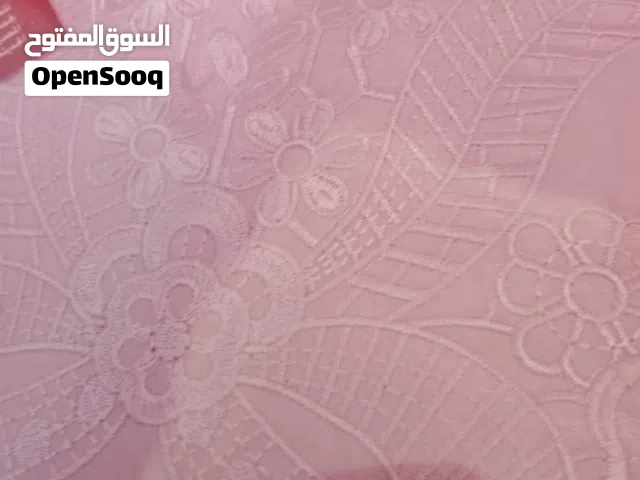 طقم مفرش سرير قطن مطرز بعلبته