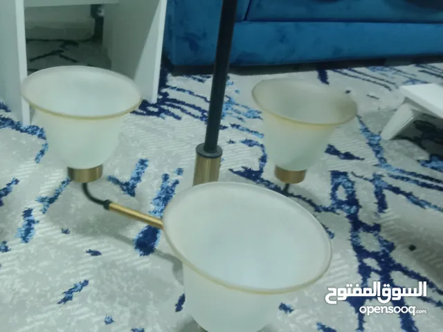 ثريا موضيئامن ثلاث لمبات قويه و ممتازه