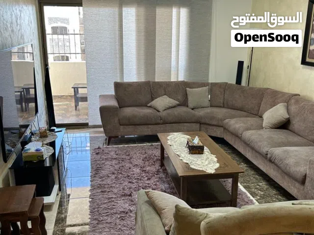 شقة سوبر ديلوكس للبيع الزرقاء الجديدة جبل المغير بموقع مميز 3 غرف نوم واسعة و حمامين احدهم ماستر