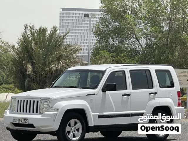 2012 جيب شيروكى Sport
