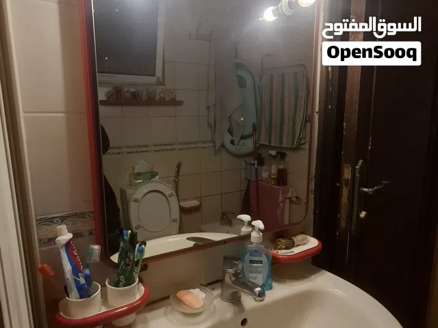 طقم مراي حمام مع علاقات ورفوف وسيكوريت مسكر جديد بلكرتونة