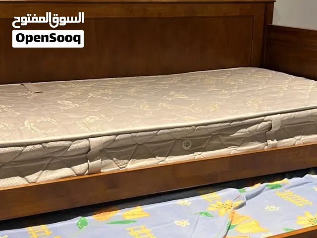 Daybed that can sleep 2 with mattresses