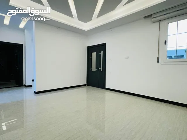 130 m2 2 Bedrooms Townhouse for Sale in Tripoli Ain Zara
