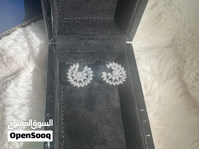 حلق من الألماس من سالم الشعيبي للمجوهرات