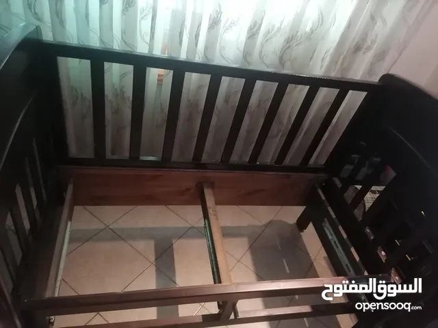 تحت اطفال مستعمل 5 سنين 143*74 السعر 35 دينار مع الفرشه والكفر
